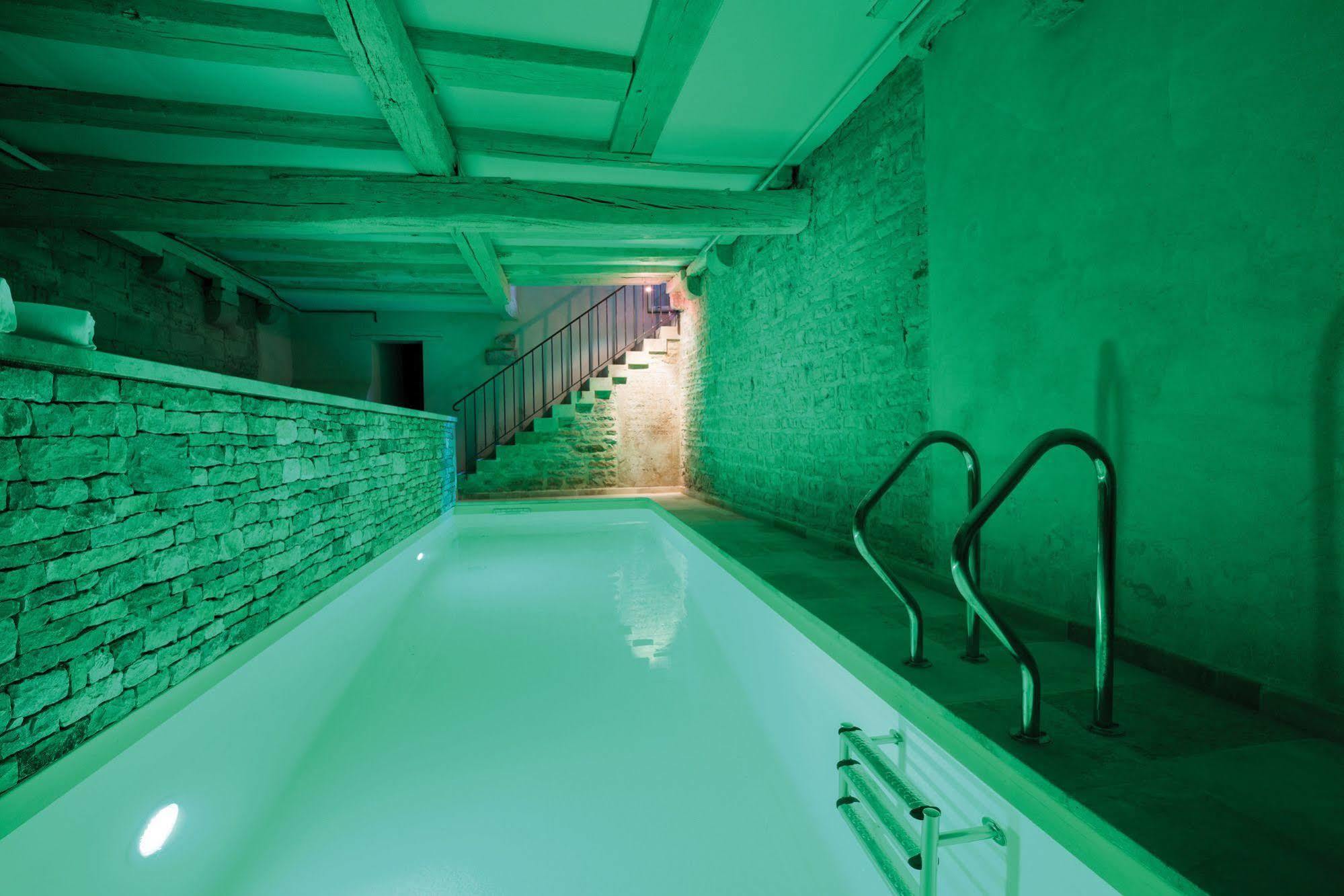 Abbaye De Maizieres Hotel Бон Екстериор снимка